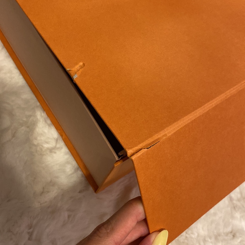 Authentic LOUIS VUITTON Sandals - Picture 16 of 17